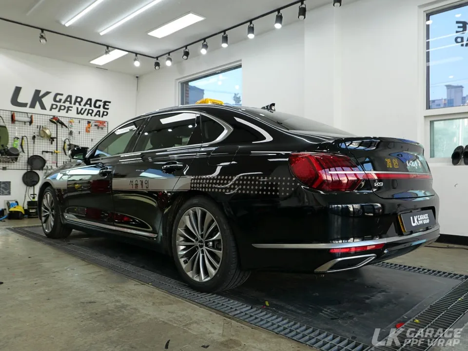 Kia K900 vinyl wrap - Kia K900 Vinyl Wrap Review: White Gold Sparkle Taxi photo 2
