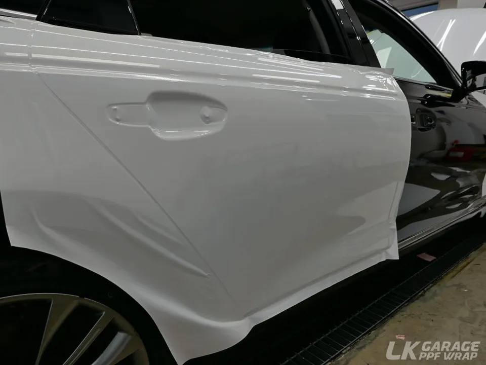 Kia K900 Vinyl Wrap Review: White Gold Sparkle Taxi photo 7