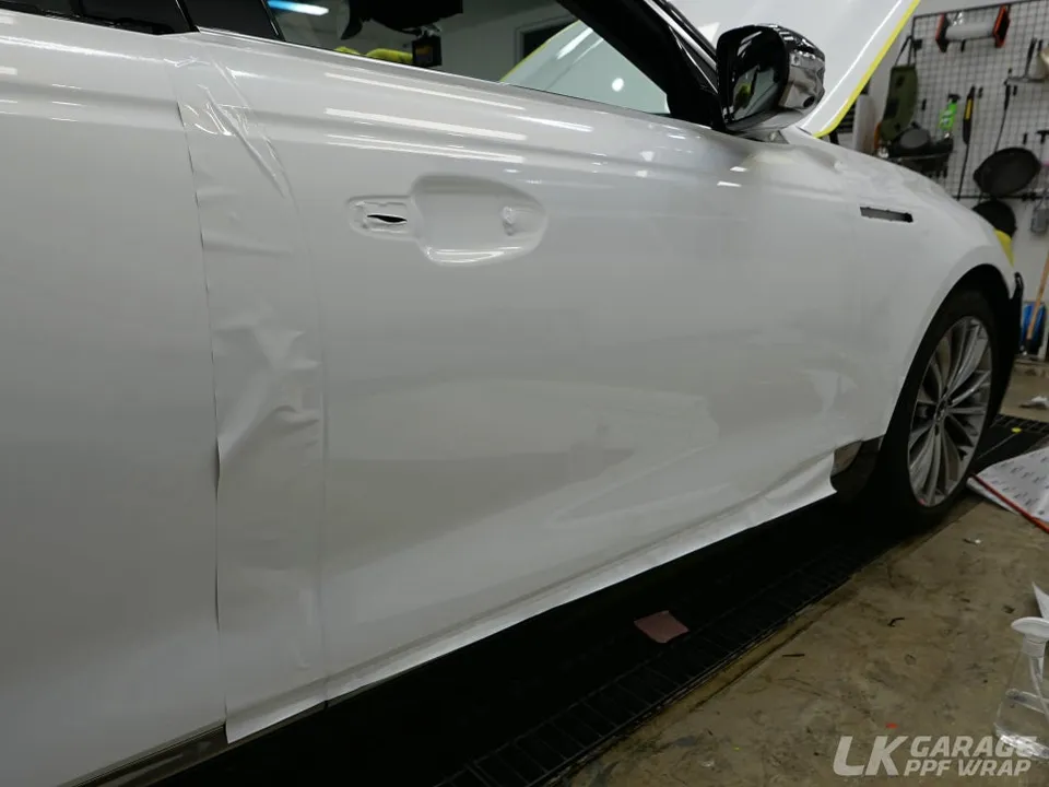 Kia K900 Vinyl Wrap Review: White Gold Sparkle Taxi photo 8