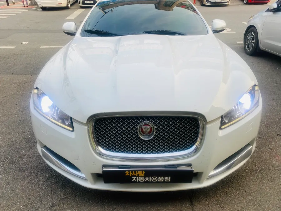 Jaguar XF lighting upgrade installation result