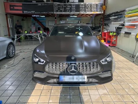 Mercedes-Benz AMG GT 43のカーラッピング事例｜サテンブラック 施工写真 2-1