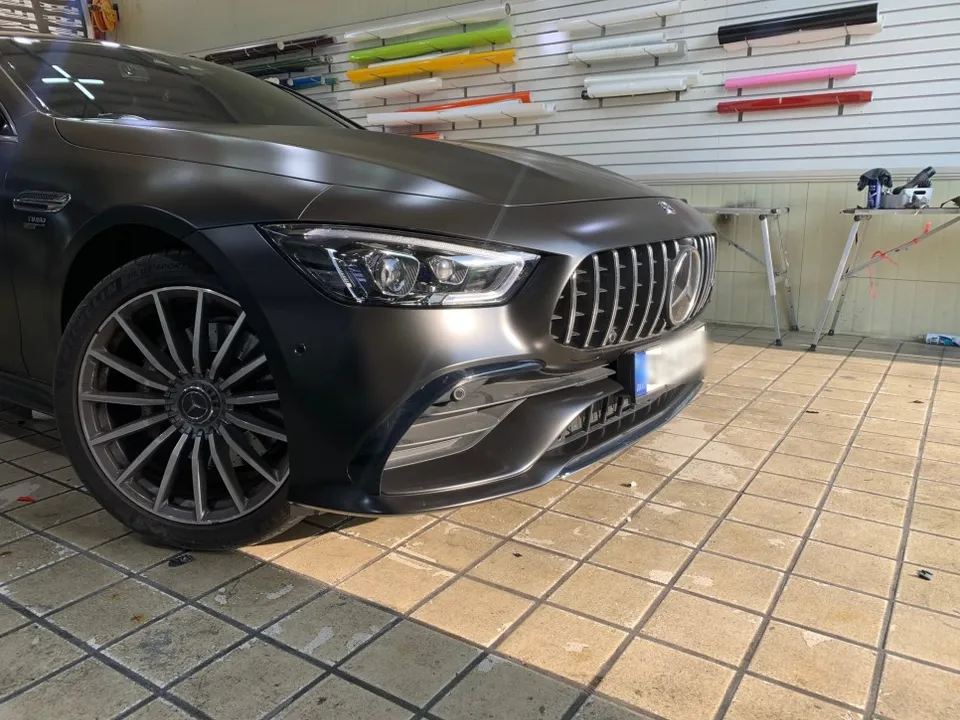 Mercedes-Benz AMG GT 43のカーラッピング事例｜サテンブラック 施工写真 1-2