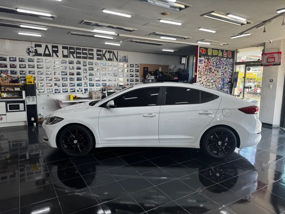 Hyundai Elantra AD vinyl wrap - Hyundai Elantra AD Vinyl Wrap Review: N Performance Blue Cost photo 4