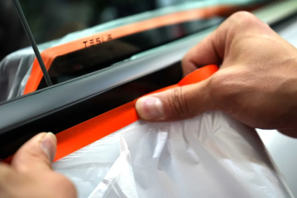 Tesla Model YのPPF施工事例｜費用目安と仕上がり 施工写真 3-1