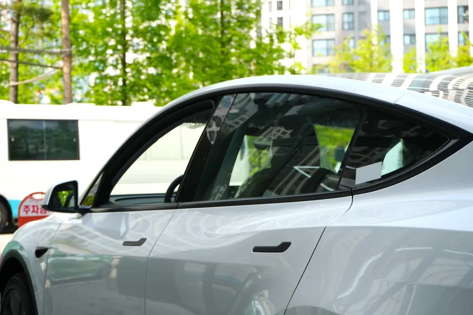 Tesla Model YのPPF施工事例｜費用目安と仕上がり 施工写真 2-2