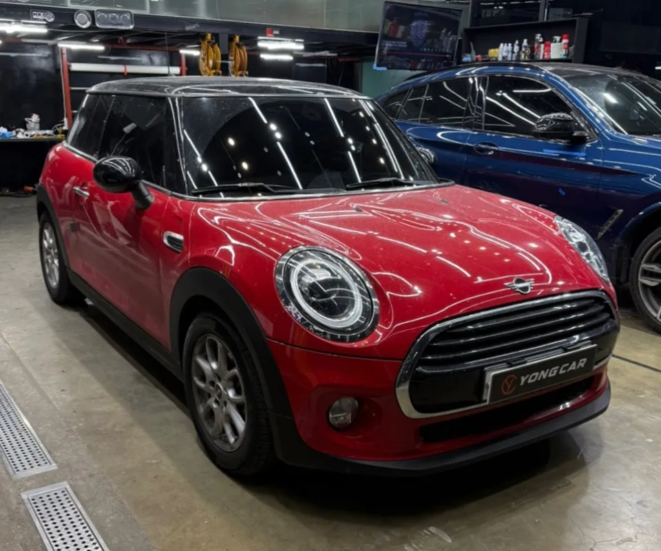 MINI MINI Cooperのカーラッピング事例|費用目安・仕上がり 施工写真 2-1