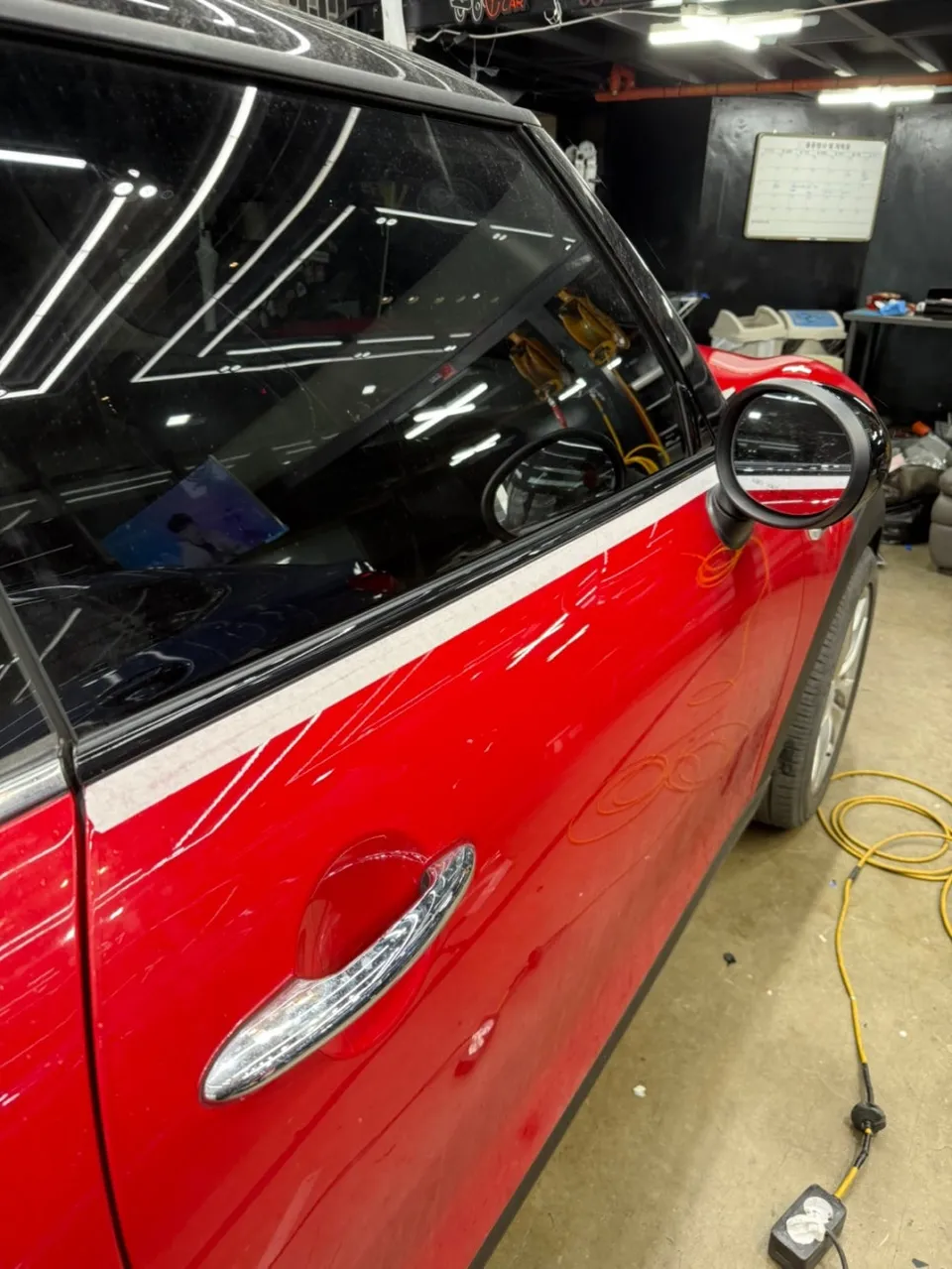MINI MINI Cooperのカーラッピング事例|費用目安・仕上がり 施工写真 3-2