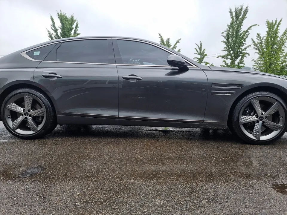 Genesis GV80のホイールリペア・塗装事例 施工写真 1-2