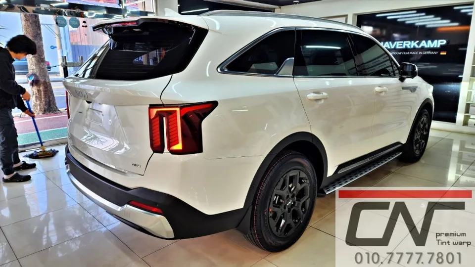 Kia Sorento MQ4のカーフィルム施工事例|費用目安・仕上がり 施工写真 1-3