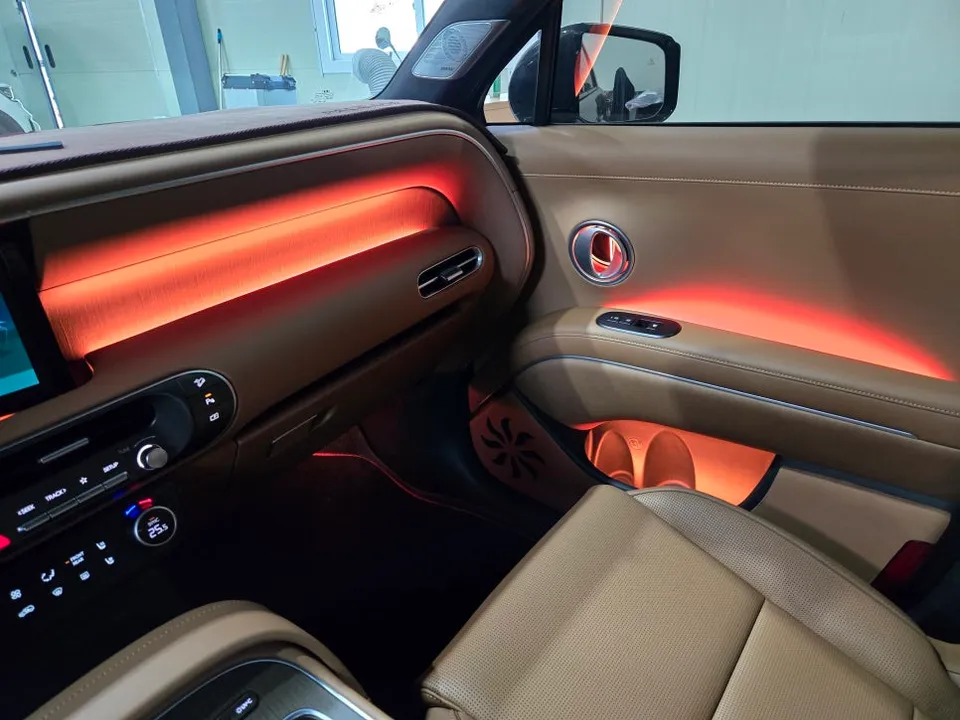 Lexus LX ambient lighting - Lexus LX Ambient Lighting Review — Enhanced Interior Ambiance photo 4