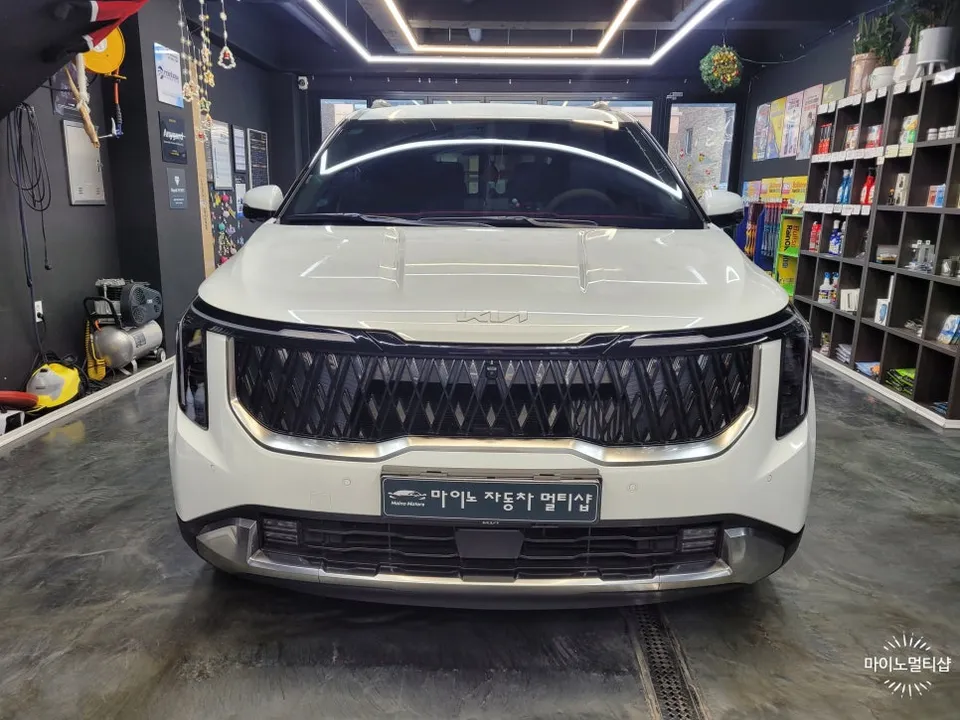Kia Carnival KA4 body kit installation result