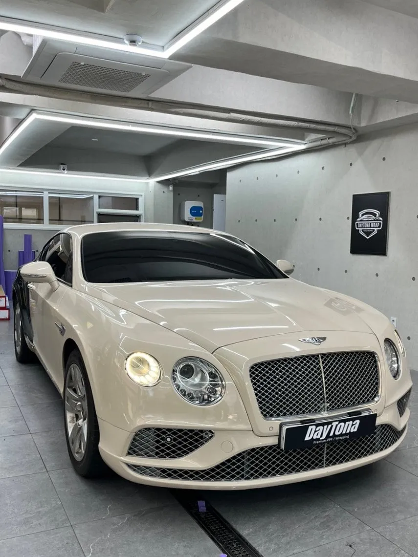Bentley Continental GT vinyl wrap installation result