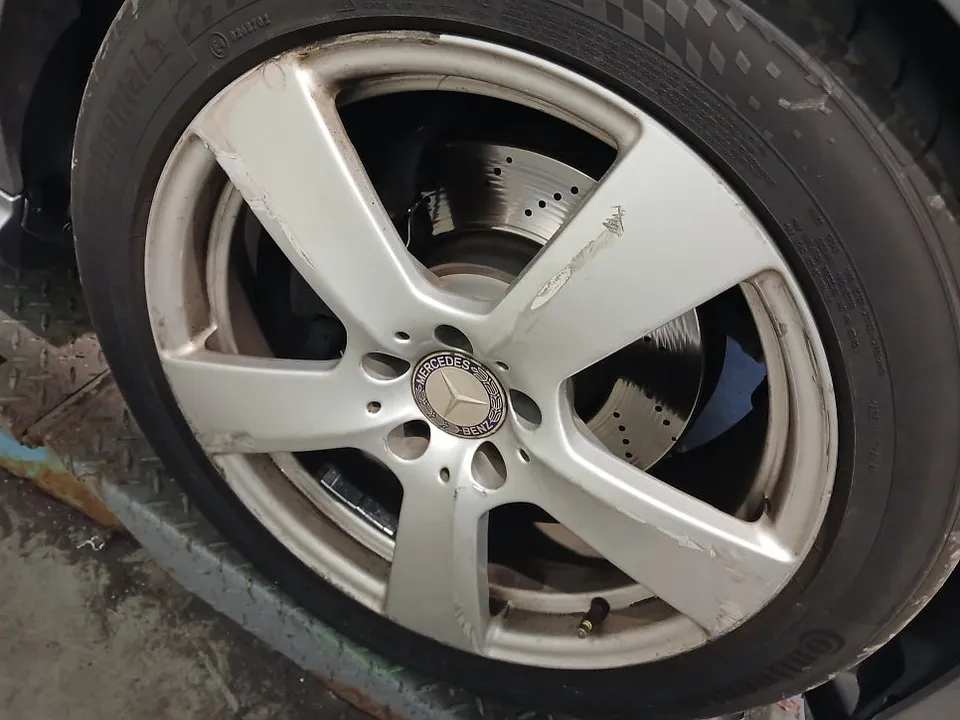 Mercedes-Benz E-Class W213 wheel repair - Mercedes-Benz E-Class Wheel Repair & Painting Review photo 4