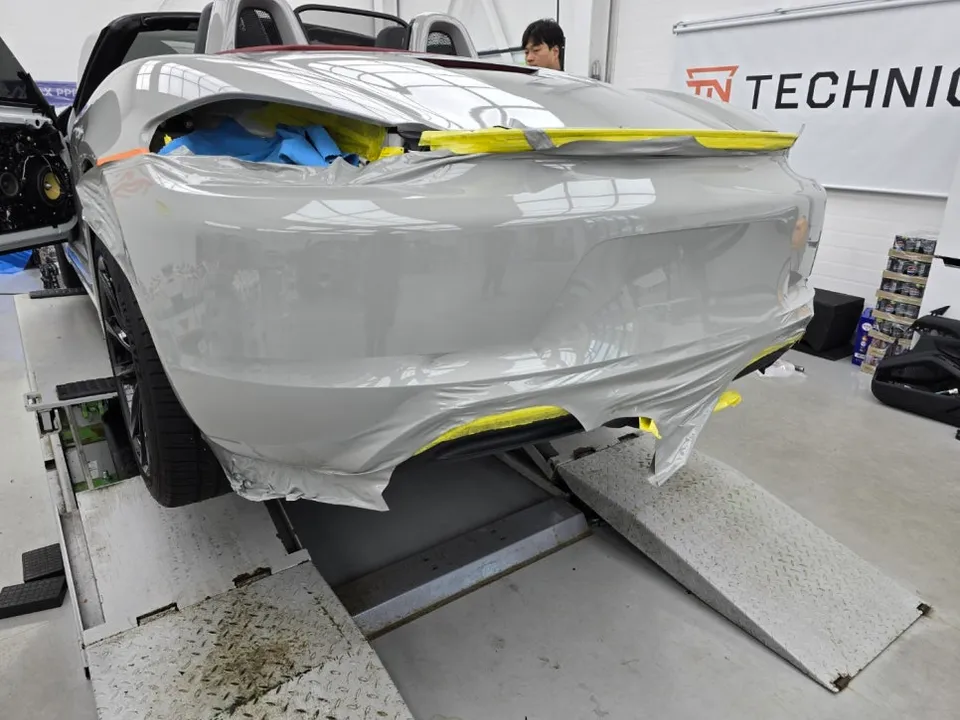 ポルシェ 718 ボクスターのカーラッピング事例 施工写真 1-2