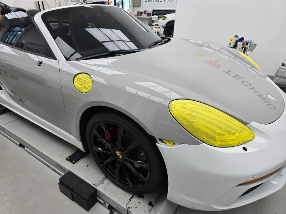 ポルシェ 718 ボクスターのカーラッピング事例 施工写真 3-2