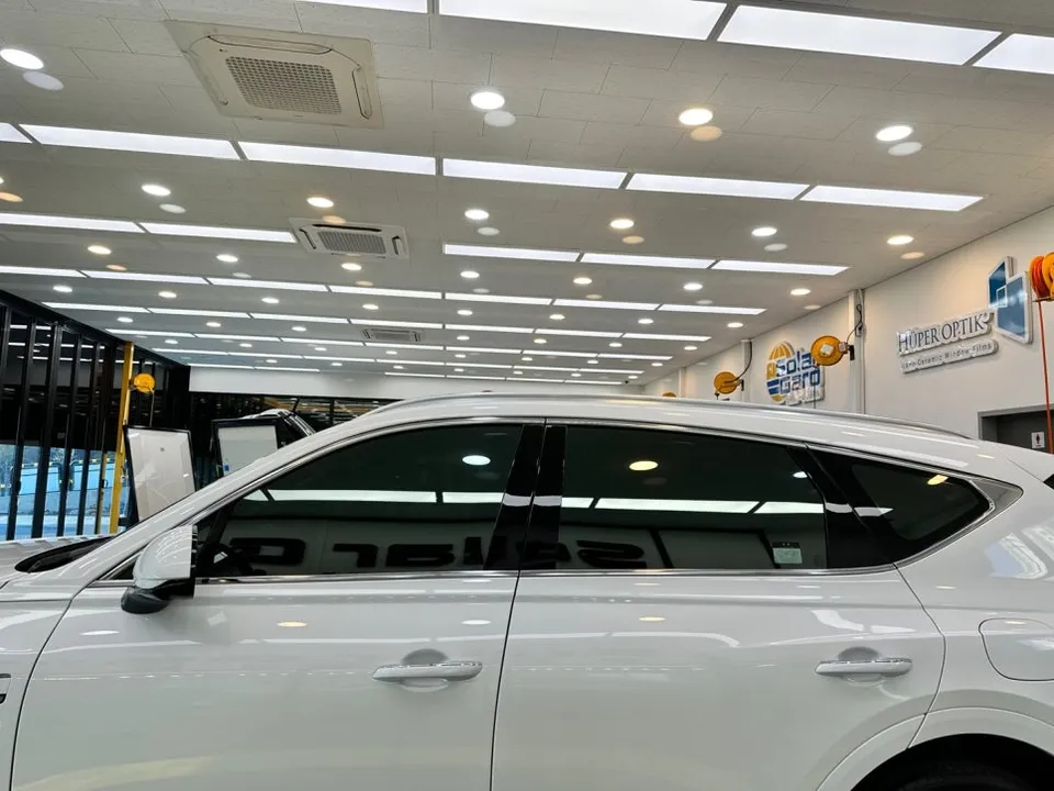 Genesis GV80 カーフィルム施工事例｜費用目安と仕上がり 施工写真 1-3