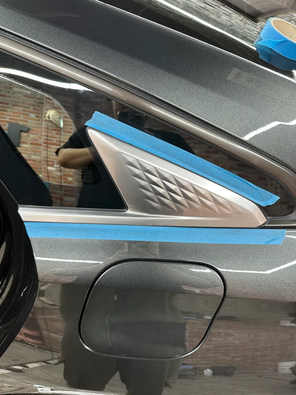 Kia K8 chrome delete - Kia K8 Chrome Delete Review — Sleek Blackout Trim Transformation photo 3