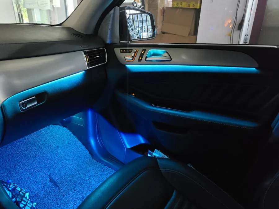 Mercedes-Benz GLE ambient lighting - Mercedes-Benz GLE Ambient Lighting Review — 12-Color Upgrade photo 5