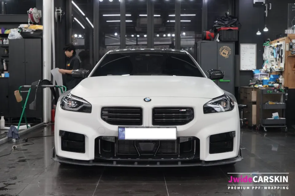 BMW M2のカーラッピング事例 施工写真 2