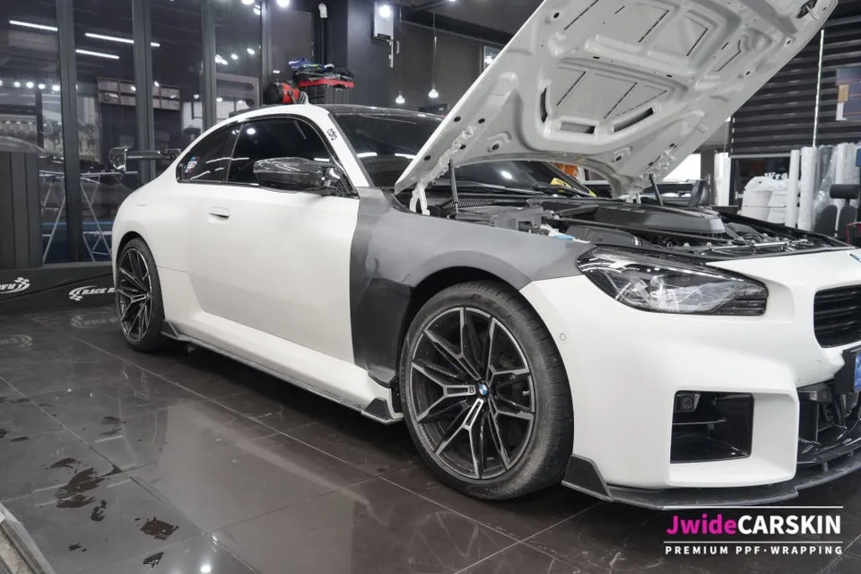 BMW M2のカーラッピング事例 施工写真 3