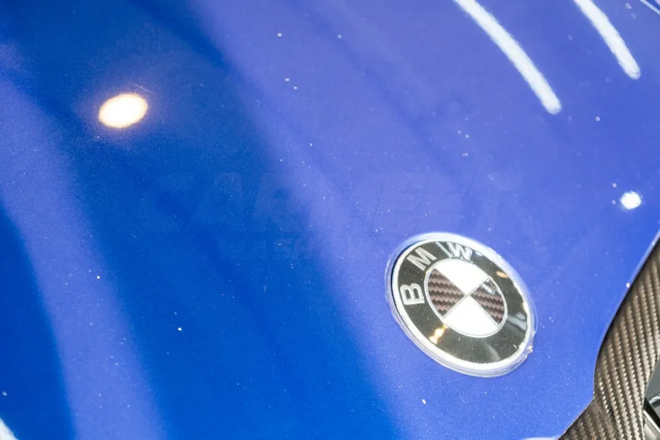 BMW 3 Seriesのカーラッピング事例|費用目安・仕上がり 施工写真 3-1