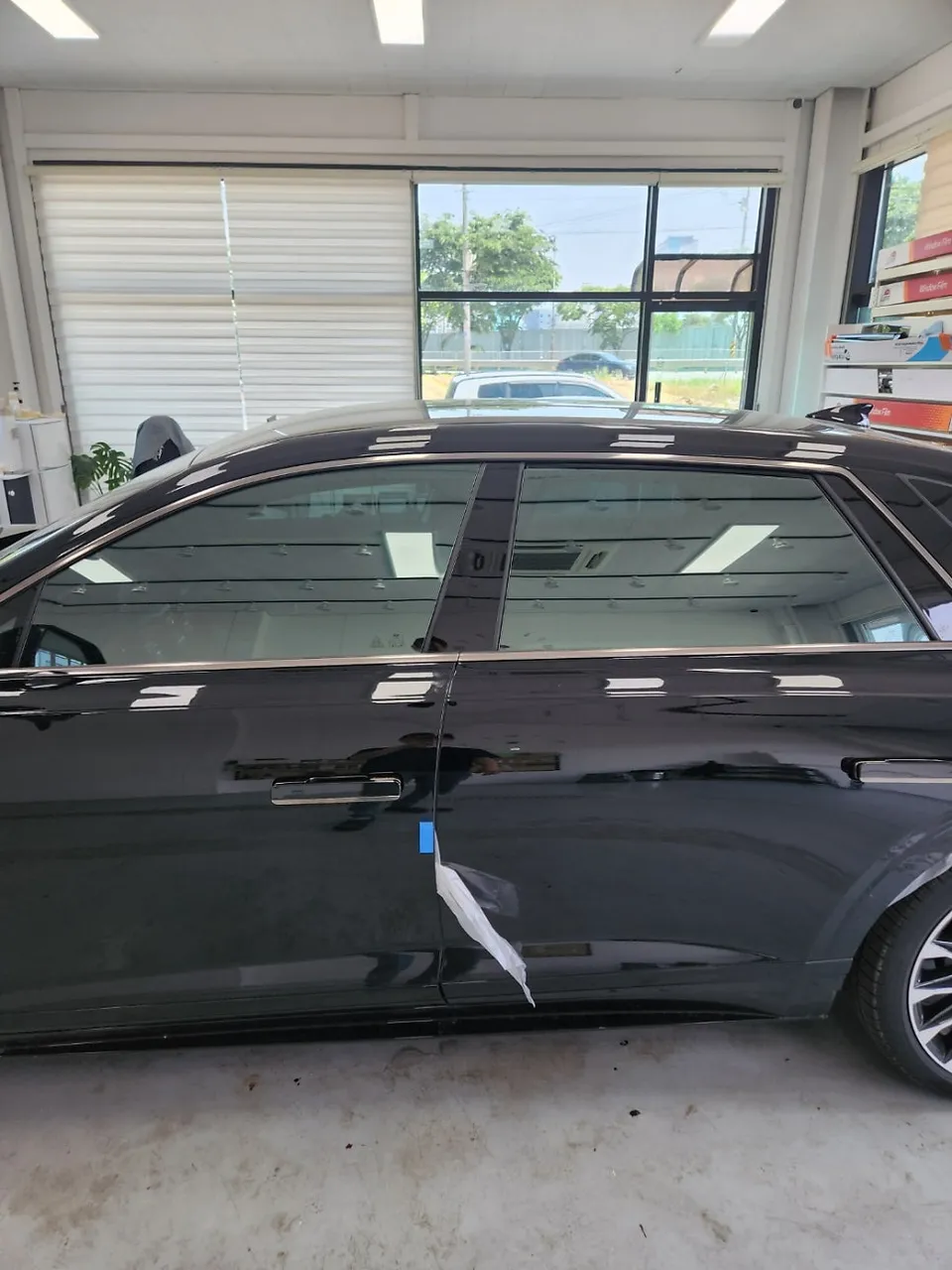 Hyundai Grandeur GN7のカーフィルム施工事例 施工写真 2