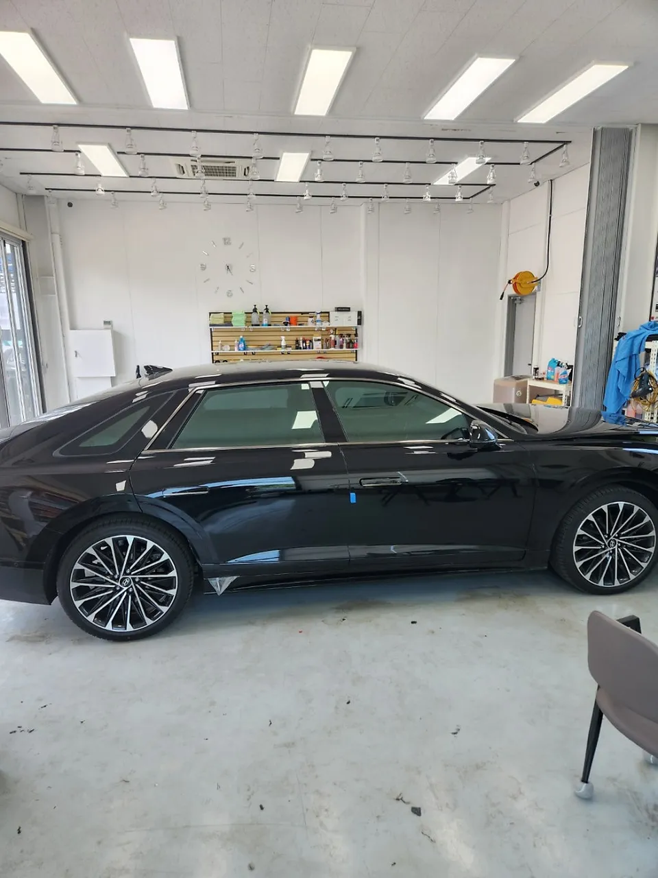 Hyundai Grandeur GN7のカーフィルム施工事例 施工写真 4