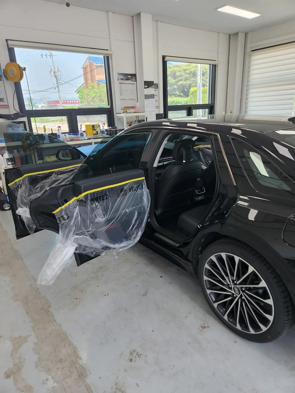 Hyundai Grandeur GN7のカーフィルム施工事例 施工写真 6