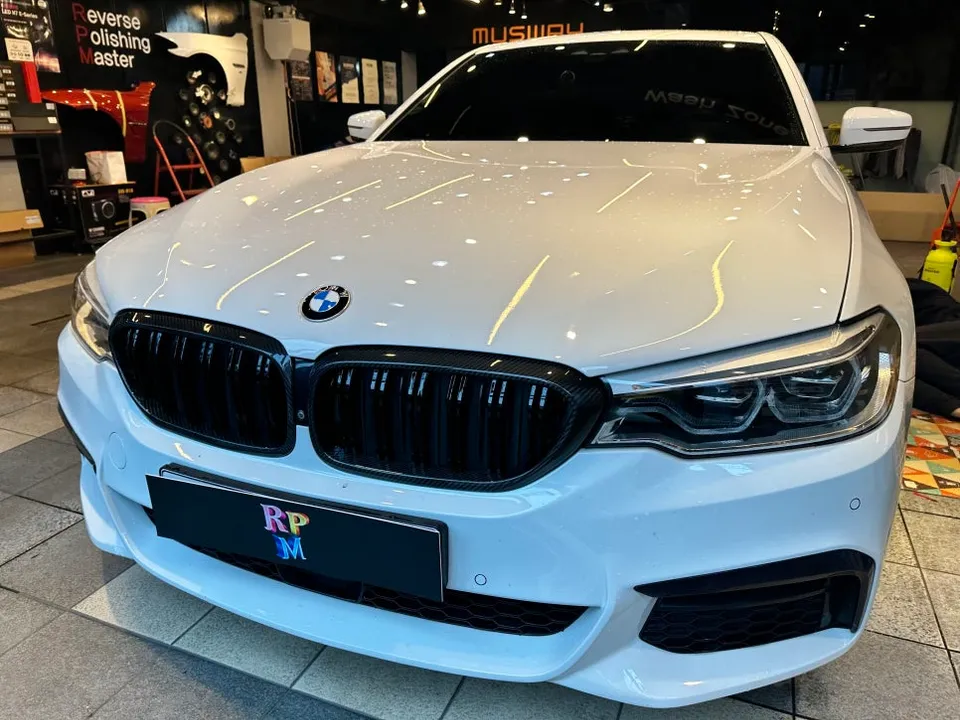 BMW 5 Series G30 interior customization - BMW 5 Series G30 Interior Carbon Fiber Parts Upgrade Review photo 4
