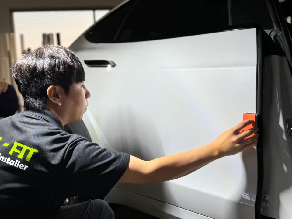 Tesla Model Sのガラスコーティング事例 施工写真 4-2