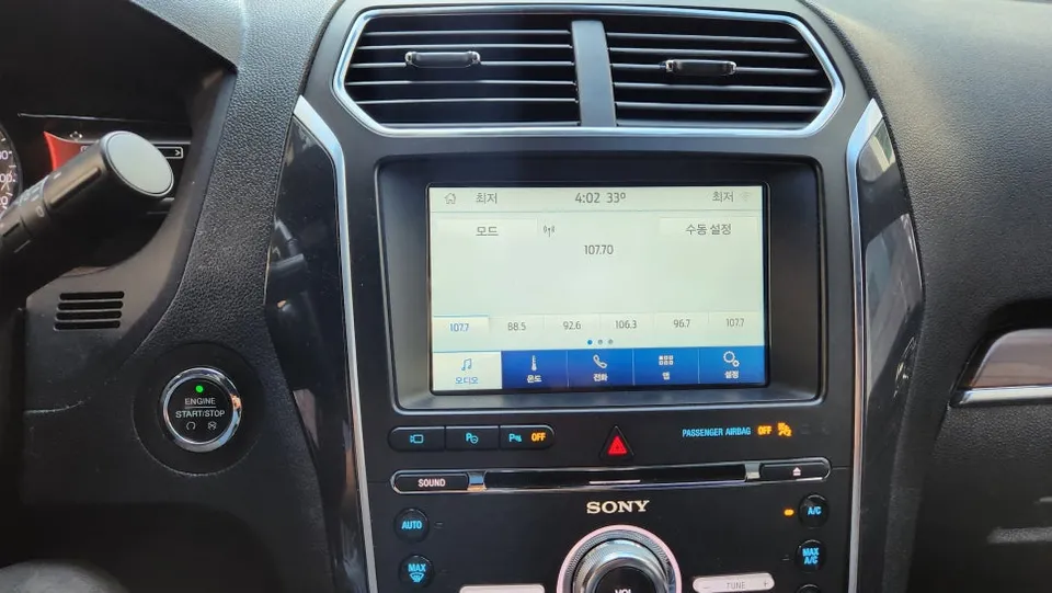 Ford Explorerのドライブレコーダー取付事例 写真