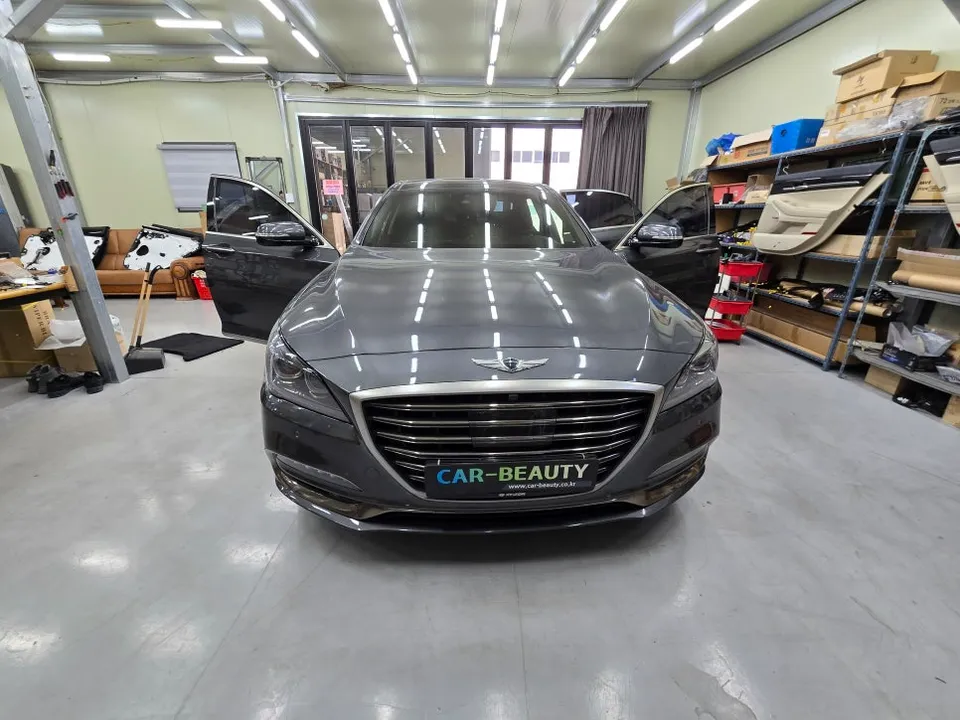 Genesis G80 DH ambient lighting installation result