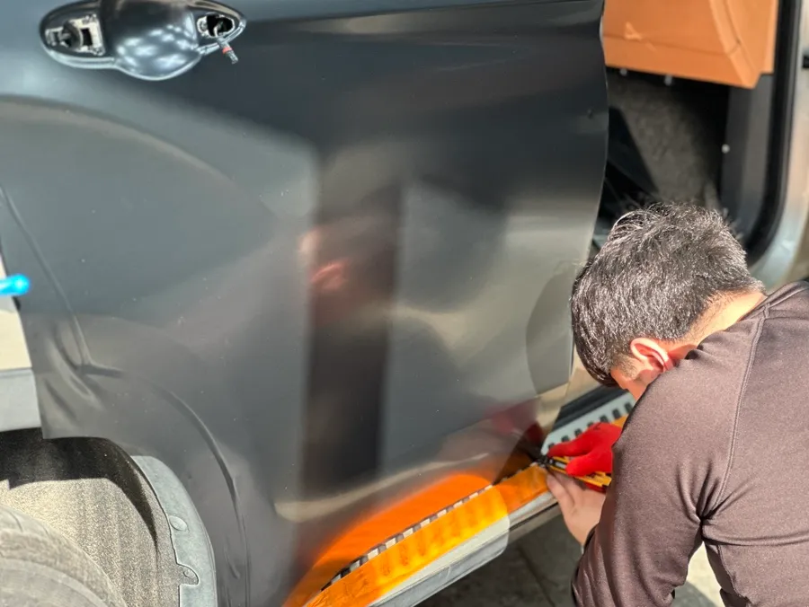 BMW X6 vinyl wrap - BMW X6 Vinyl Wrap Review: Matte Black Transformation photo 4