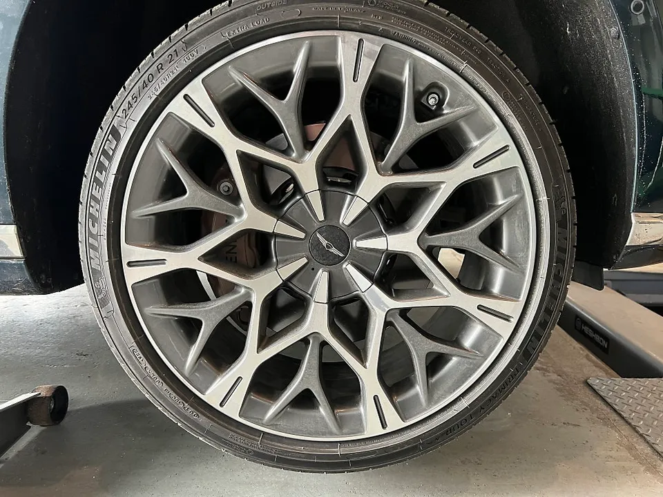 Genesis G90 wheel repair - Genesis G90 Wheel Repair & Painting Review photo 2