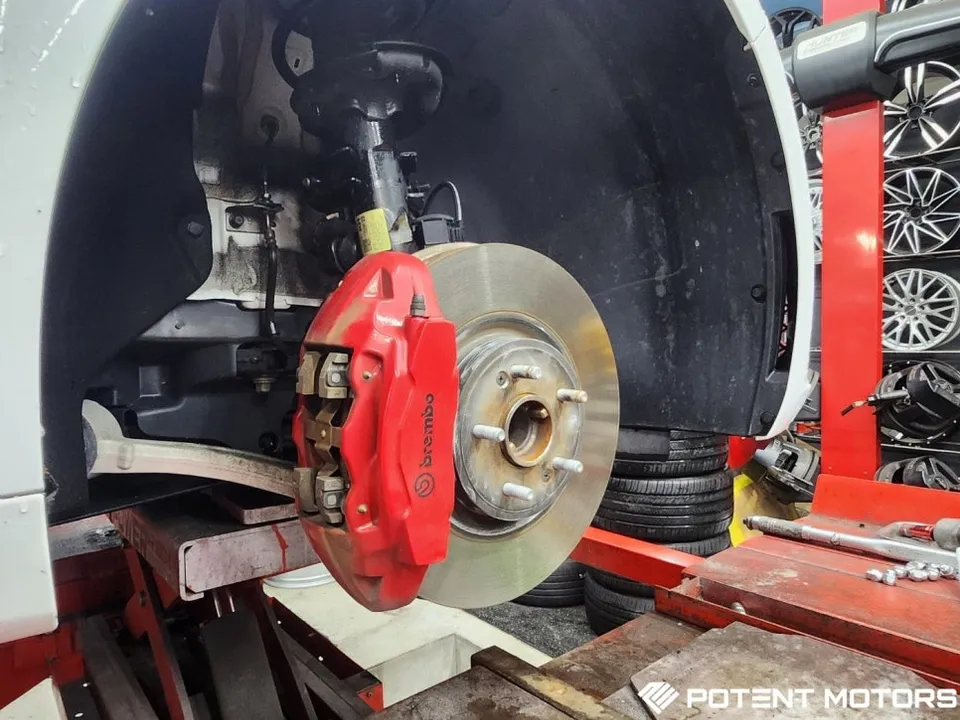 Genesis G70  - Genesis G70 Tire Replacement: Kumho Majesty 9 Solus Review photo 3
