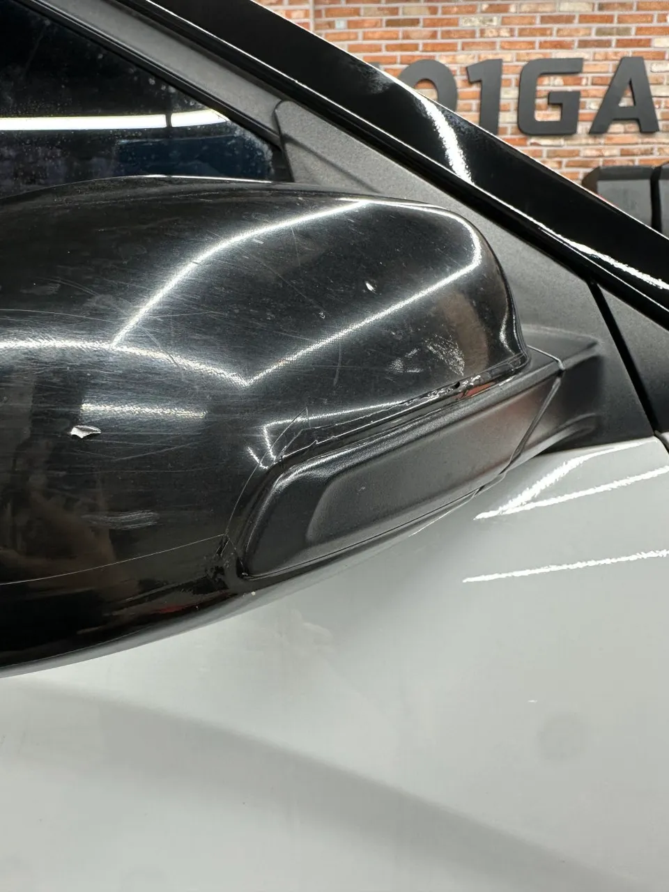 Hyundai Kona vinyl wrap - Hyundai Kona Vinyl Wrap Review: Two-Tone Refresh photo 5