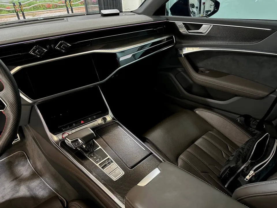 Audi A7のカーラッピング事例|費用目安・仕上がり 施工写真 1-2