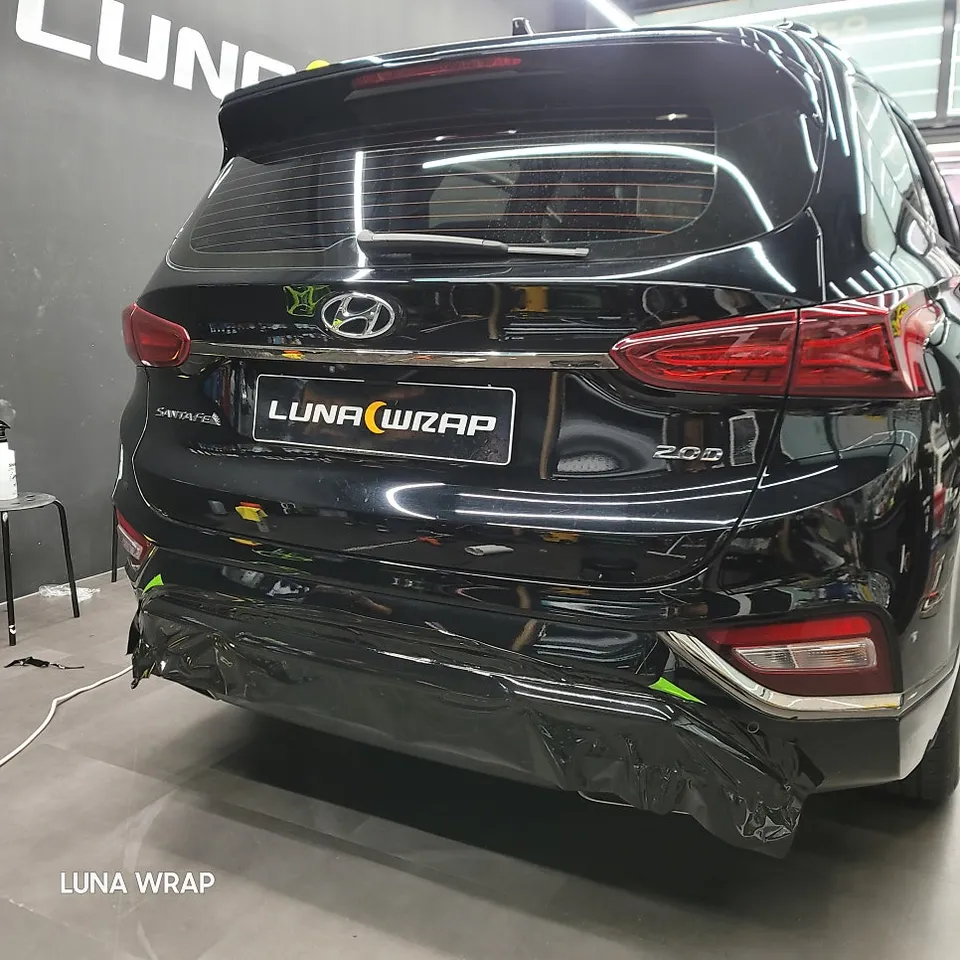 Hyundai Santa Fe TMのカーラッピング事例|クローム除去 施工写真 2-1