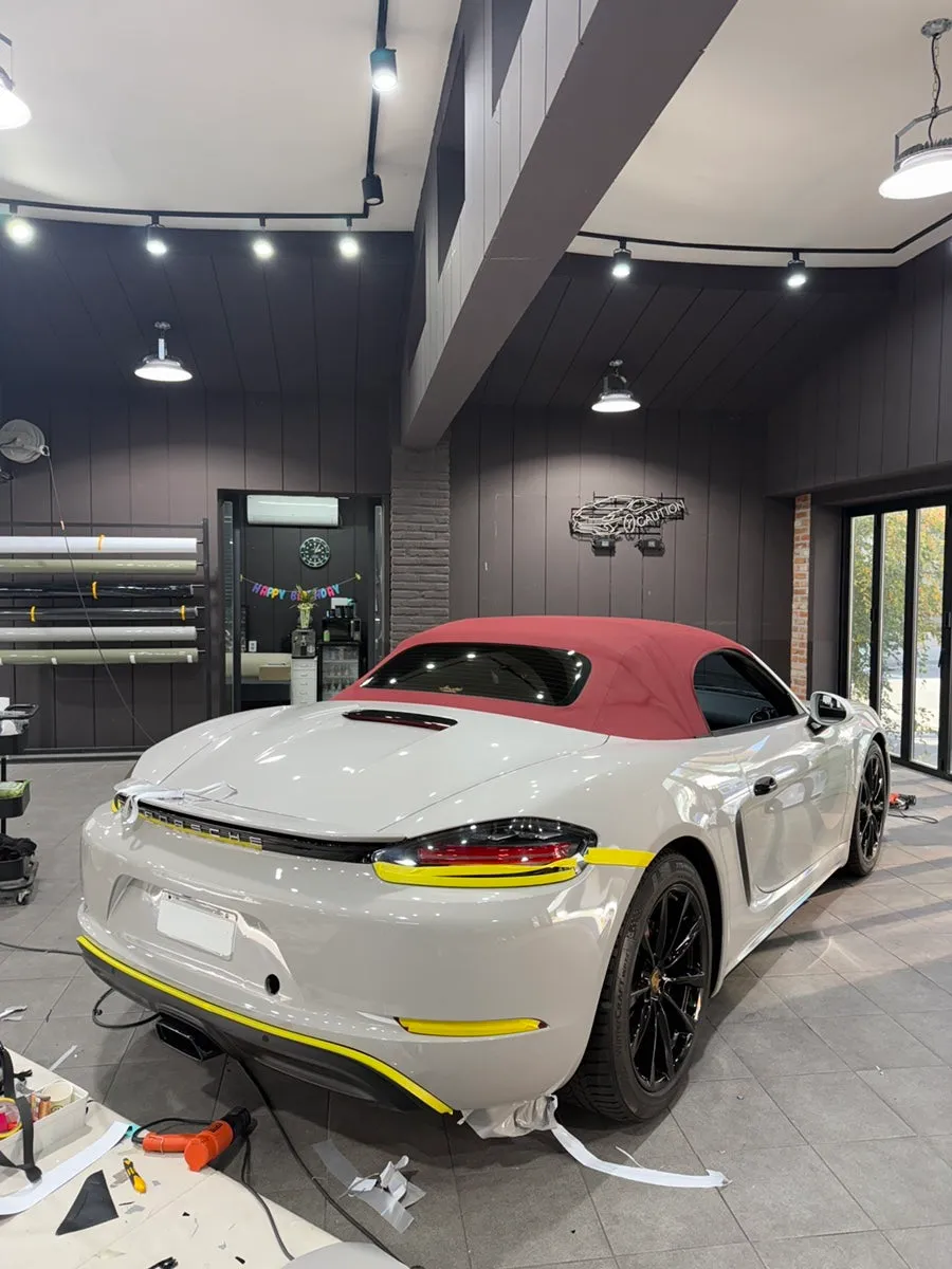 ポルシェ 718 Boxsterのカーラッピング事例|費用目安・仕上がり 施工写真 2-2