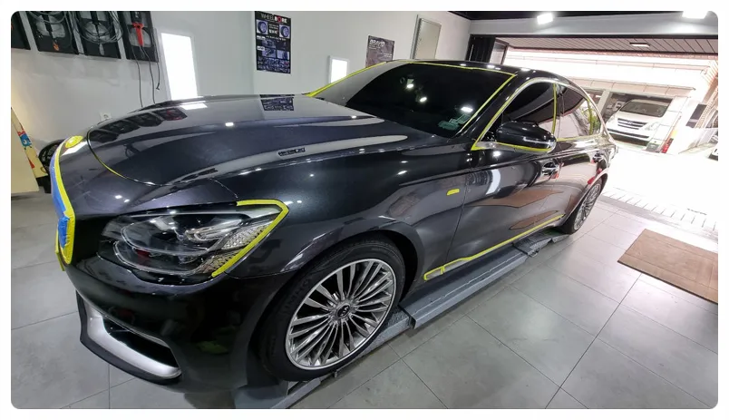 Kia K900のガラスコーティング事例|傷・汚れ除去と艶 施工写真 2-3