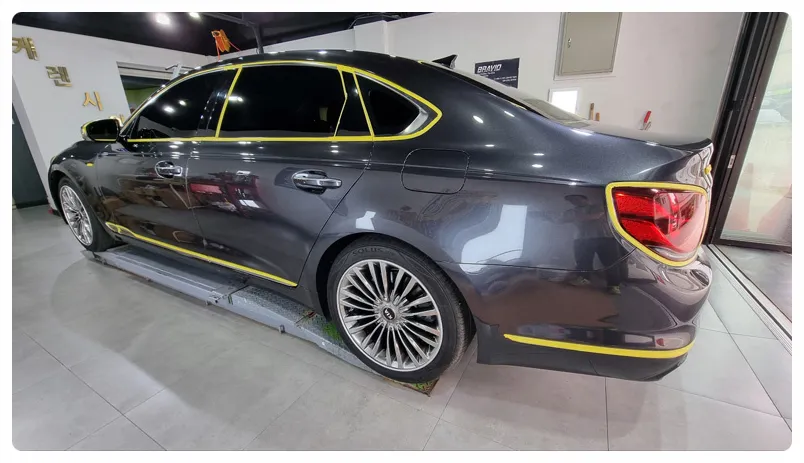 Kia K900のガラスコーティング事例|傷・汚れ除去と艶 施工写真 3-3