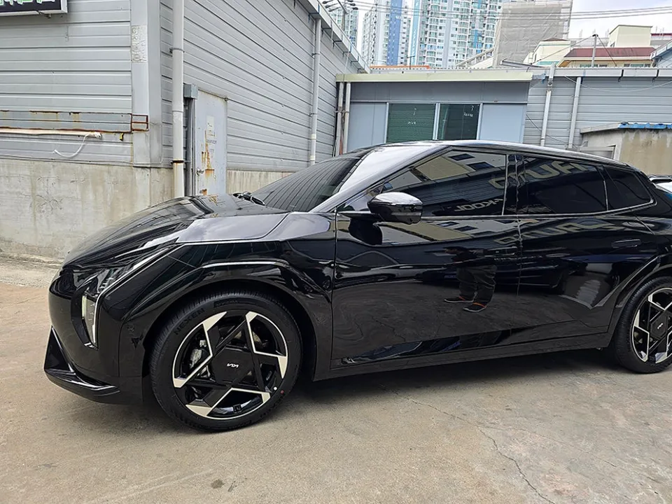 Kia EV4 window tinting - Kia EV4 Window Tinting Review: High Heat Rejection photo 4
