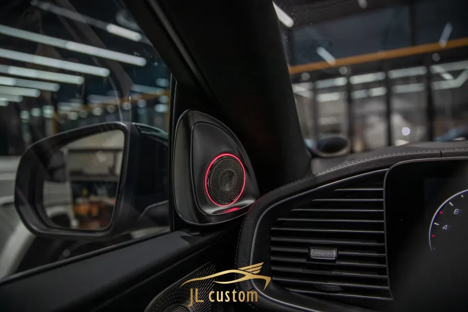 Mercedes-Benz GLE ambient lighting - Mercedes-Benz GLE Ambient Lighting Review — Enhanced Interior Lux photo 4