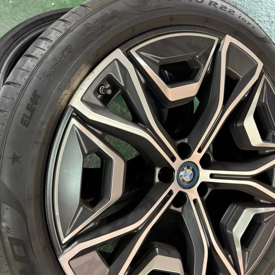 BMW iX wheel repair - BMW iX Wheel Repair & Painting Review - Like New photo 4