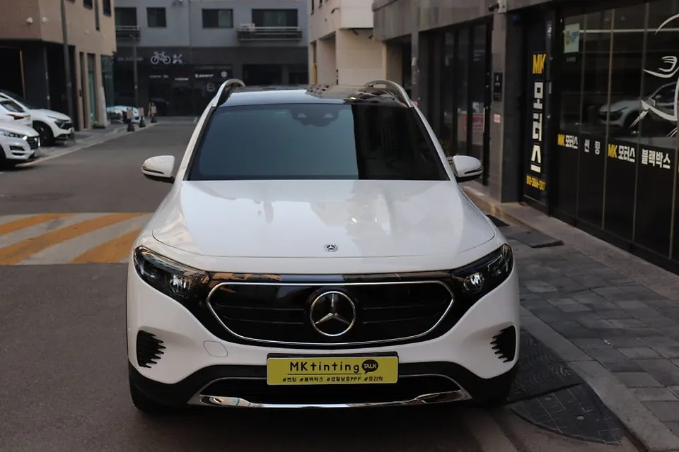 Mercedes-Benz EQBのカーフィルム施工事例|費用目安・仕上がり 施工写真 1-2