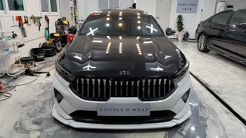Kia K7 Premier vinyl wrap - Kia K7 Premier Vinyl Wrap Review: Duo-Tone Transformation photo 3