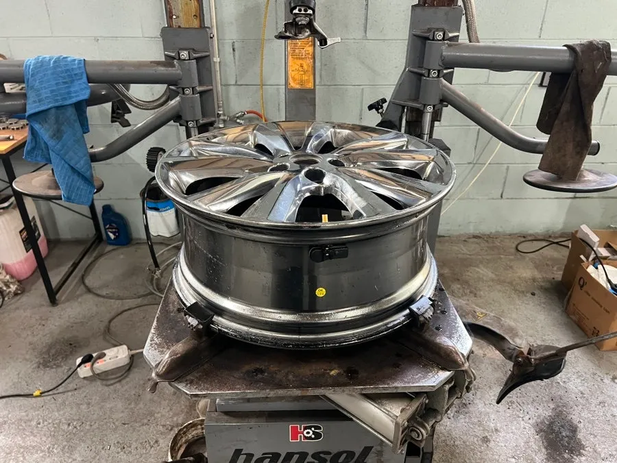 Kia Carnival wheel repair - Kia Carnival Wheel Repair & Painting Review photo 4
