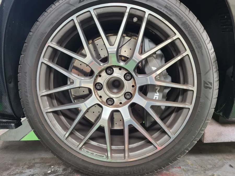 Mercedes-Benz AMG GT wheel repair - Mercedes-Benz AMG GT Wheel Repair & Painting Review photo 4