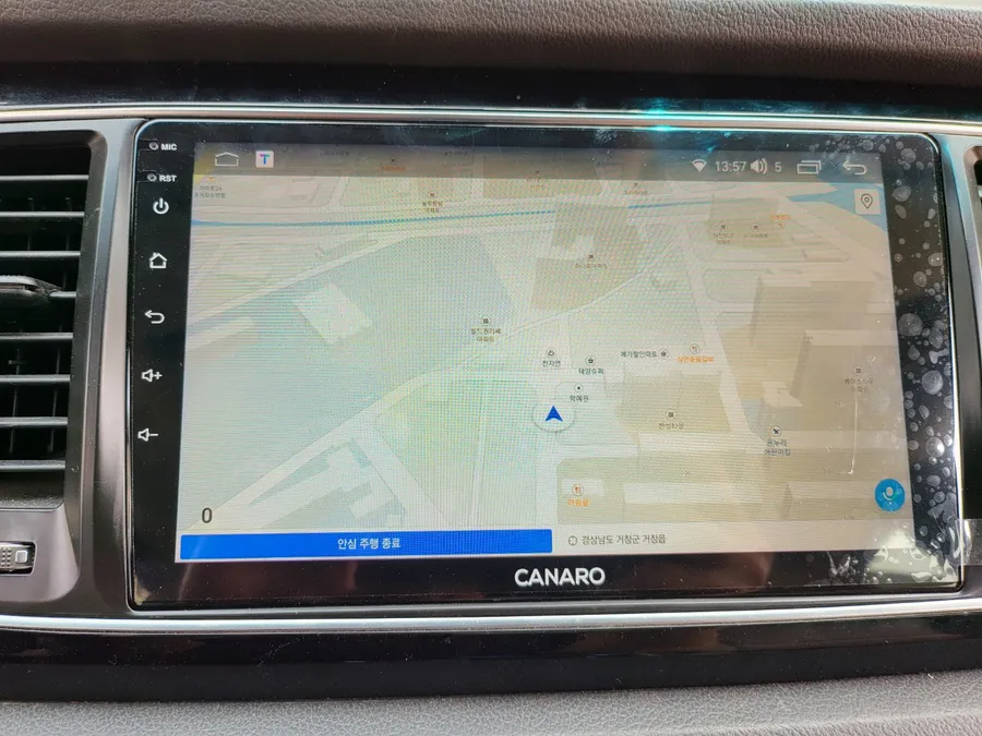 Kia Carnival KA4のAndroid Auto・CarPlay取付事例 施工写真 4-2