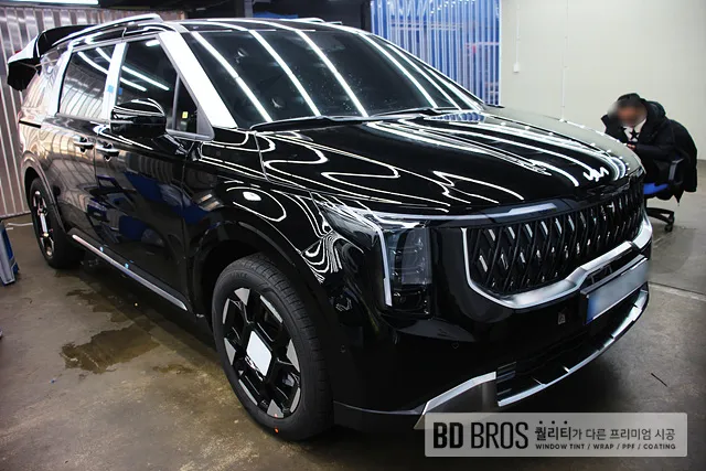 Kia Carnival window tinting installation result
